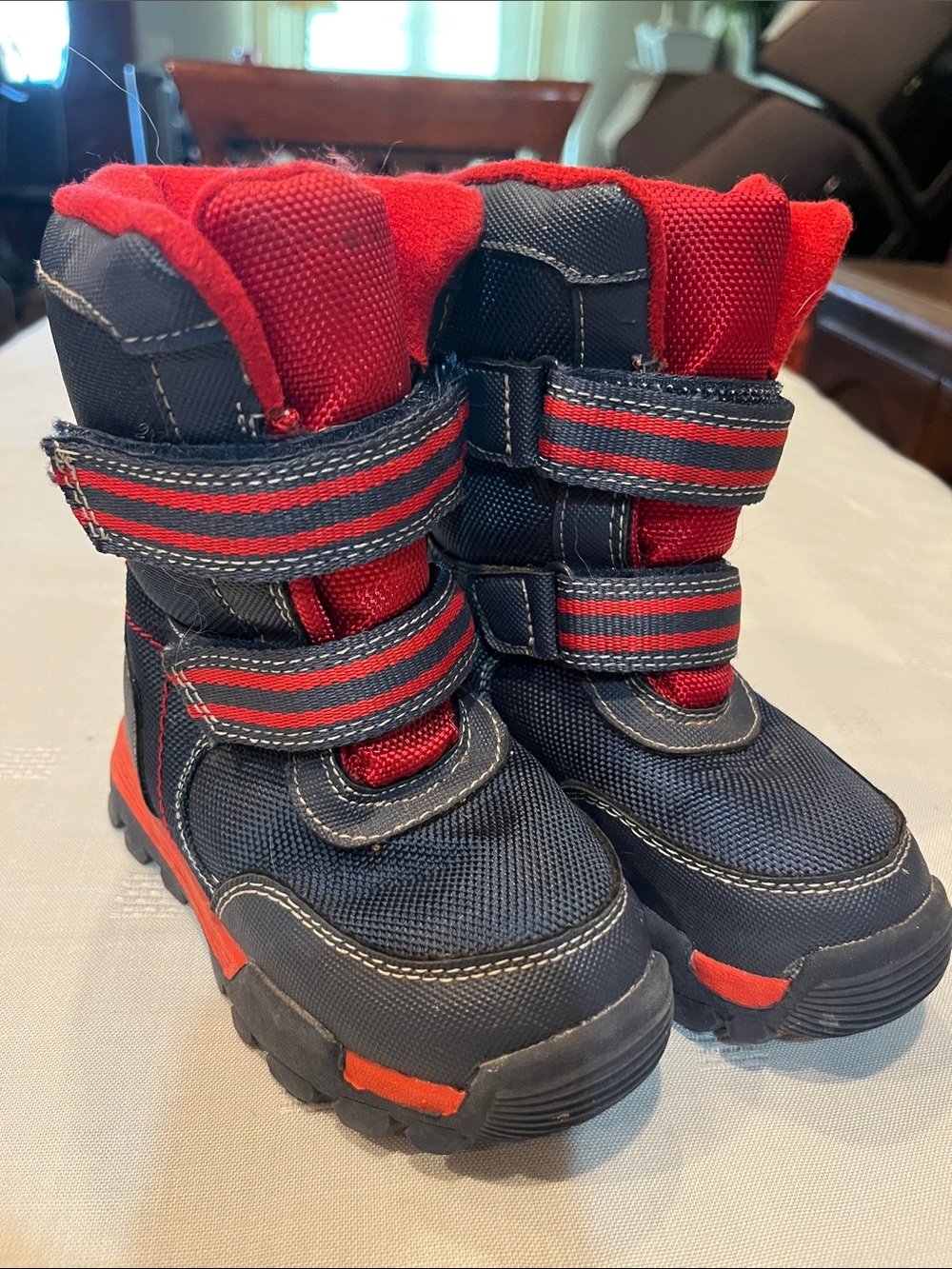 Oshkosh Winter Boots size 9 kids